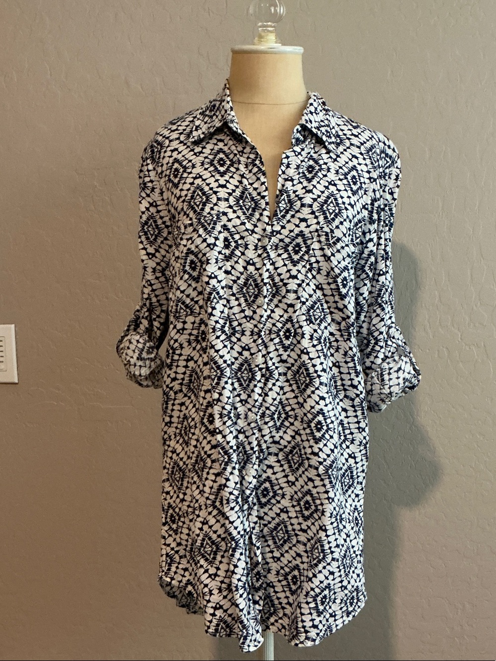 Black and White Geometric Button-Up Tunic